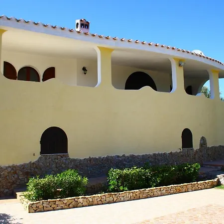 Bruna Villa *